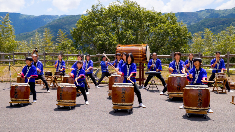 川根本町赤石太鼓保存会による赤石太鼓の演奏