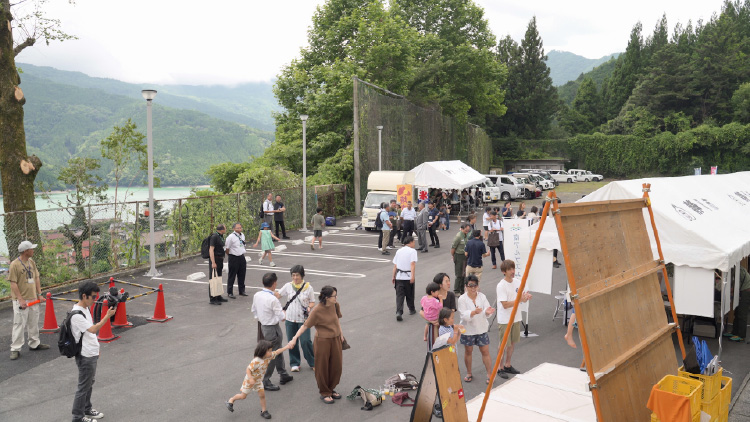 来場者で賑わうイベント会場