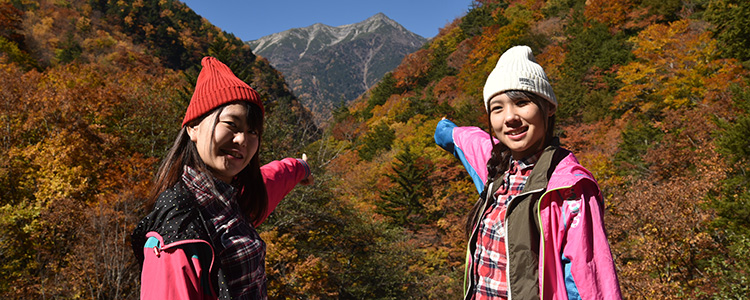 南アルプス女子旅レポート 井川の紅葉の風景~畑薙大吊橋から椹島ロッヂ